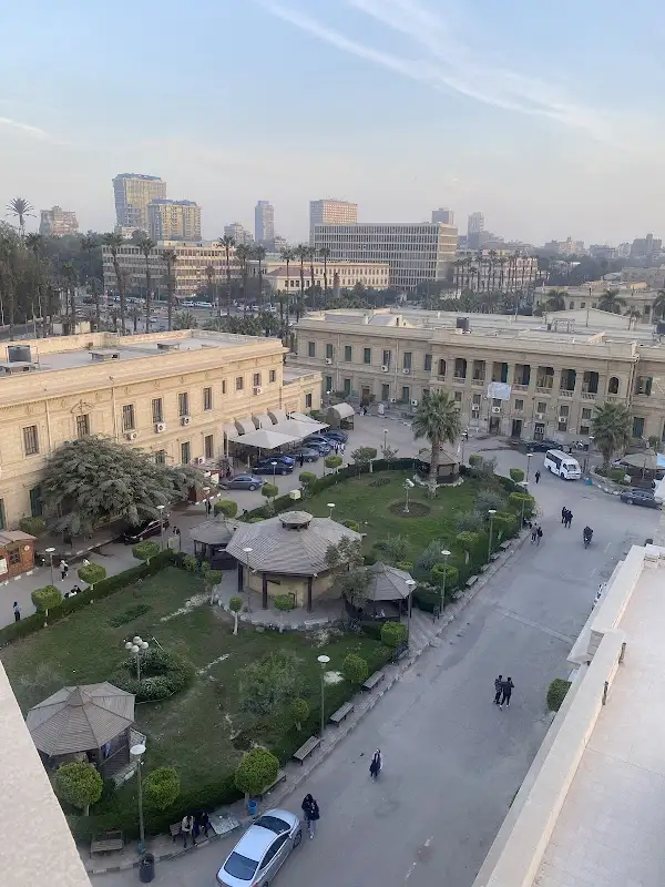 مركز جامعة القاهرة للغات الأجنبية والترجمة التخصصية