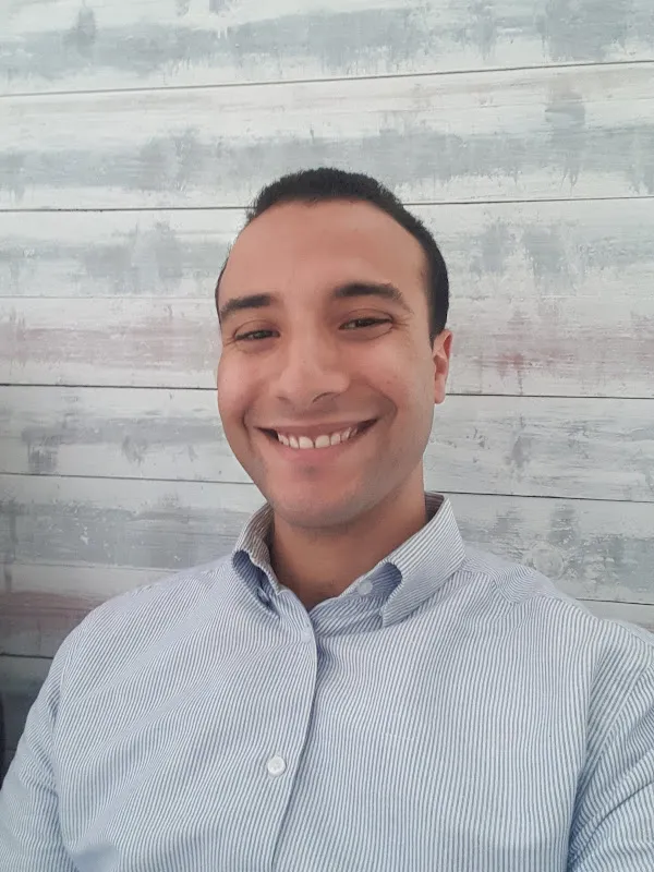 محمد محسن محامى بالعاشر من رمضان