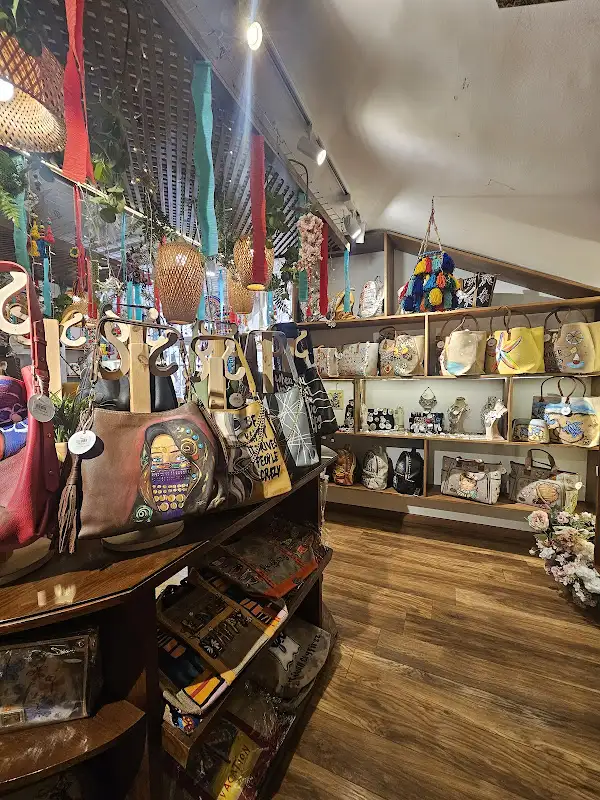 Simplicity gallery shop