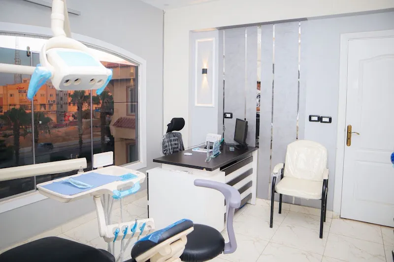 dr Shihab Selim _ Wisdom dental clinic