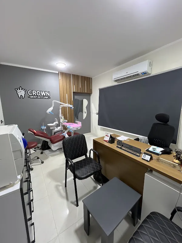 Crown Dental Clinic / د.روماني مجدي الحلواني