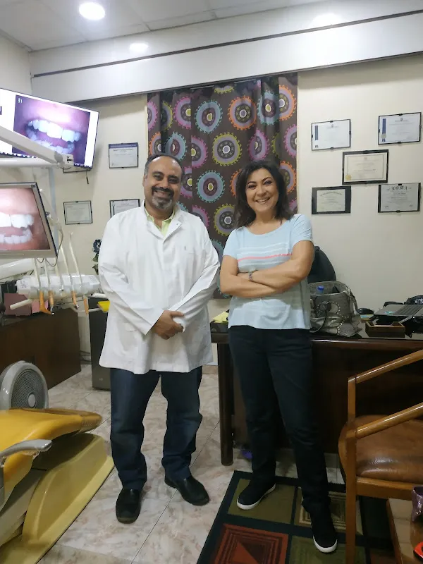 عيادة أسنان د. خالد شرف