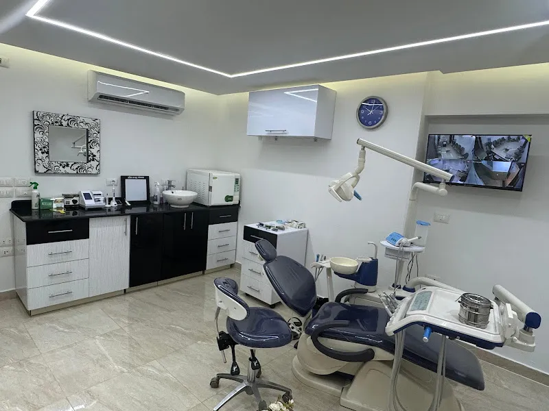 Trust dental clinic . . . د.إسلام صفوت / د.محمود الكوراني