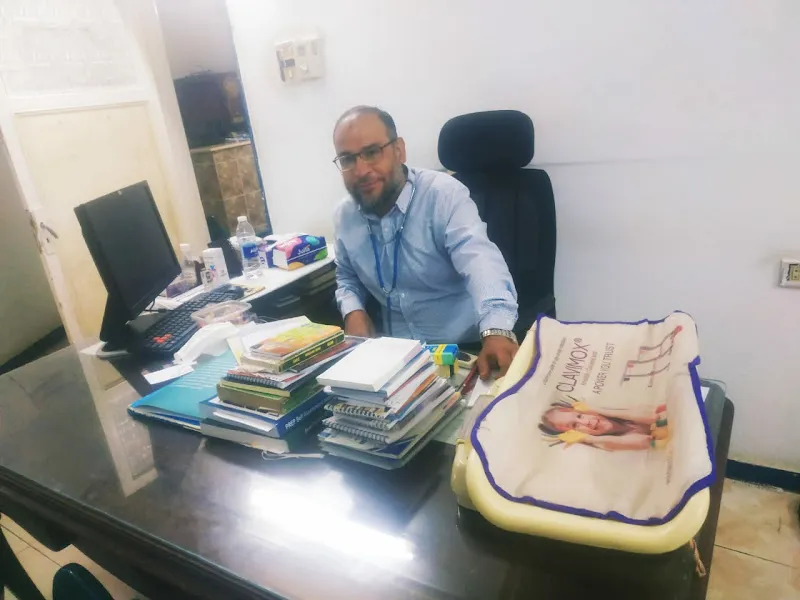 عيادة الدكتور خالد علي استشاري طب الاطفال