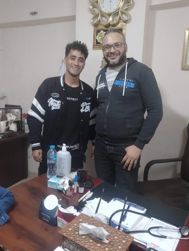 دكتور محمد محمود جمعه استشاري الأمراض الباطنة والكبد و الجهاز الهضمي ومتابعه السكر و الضغط