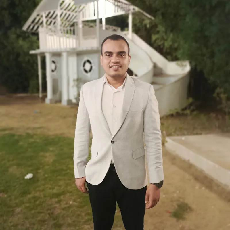 عيادة الدكتور محمد إبراهيم أحمد اخصائى جراحة ( العظام والكسور)