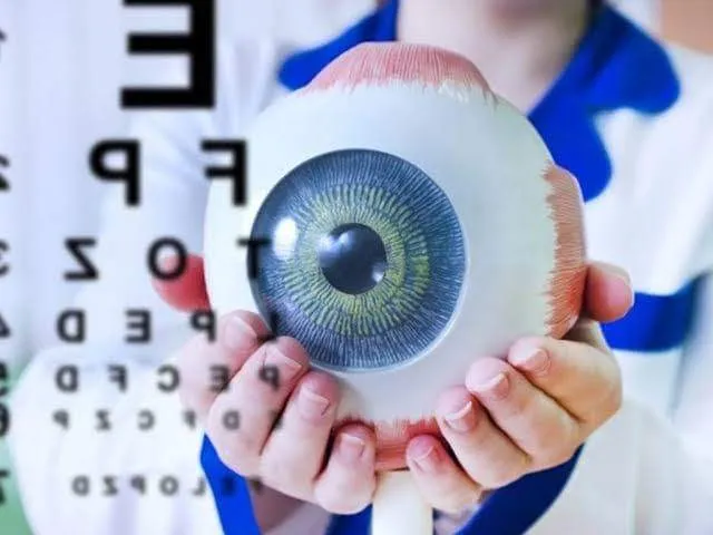 Dr. Jamal Rashad Amer, consultant ophthalmologist and keratoconus surgeon