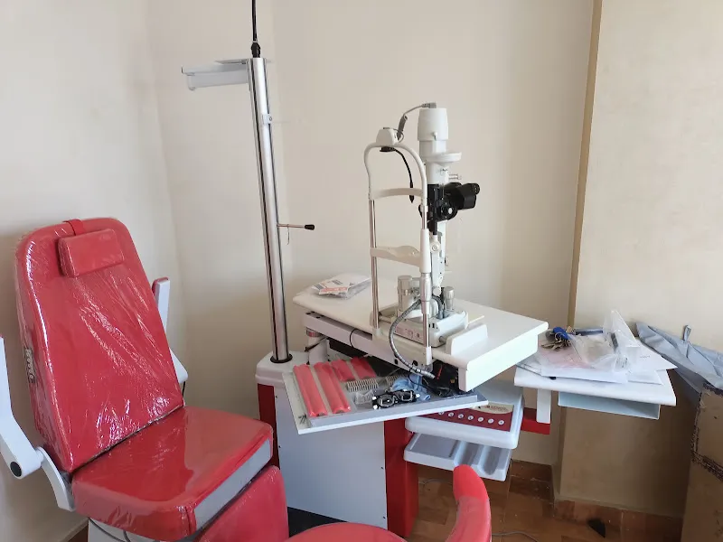 عيادة دكتور عبدالرحمن أسامة المدني عيون