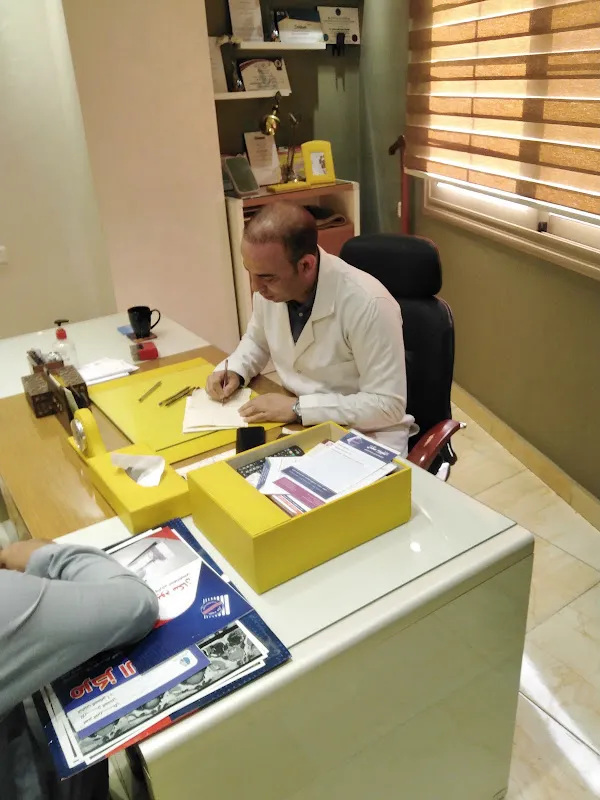 د محمد عبد الغفار مخ واعصاب