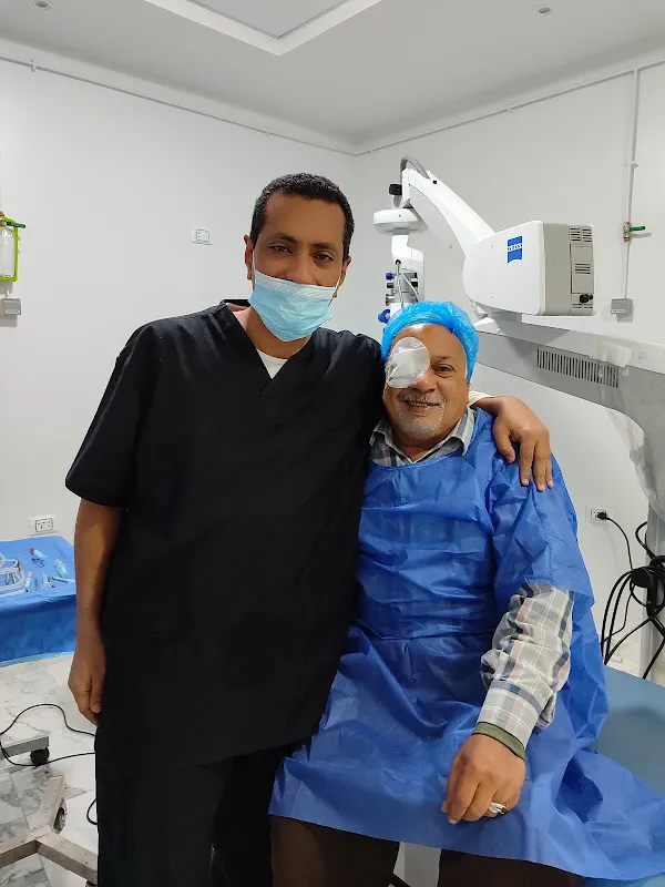 عياده الاستاذ الدكتور محمود عويس. استشاري طب وجراحةالعيون