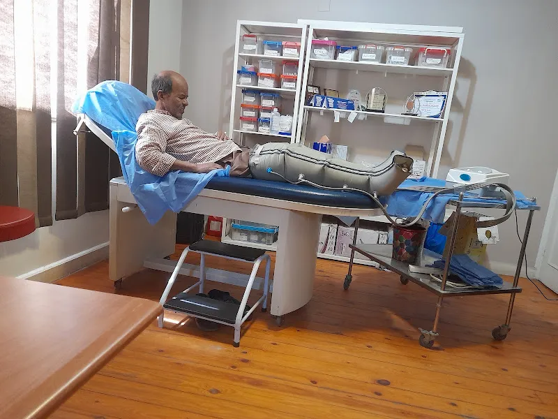 د. رشاد بشارة استشارى جراحة الاوعية الدموية