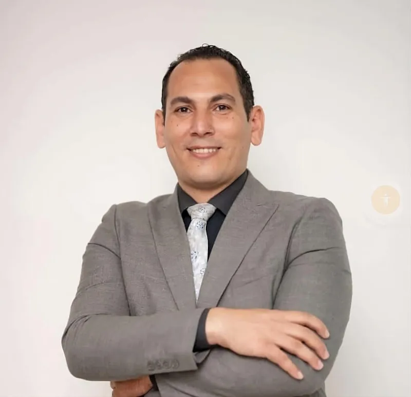 Dr. Salah Al-Senussi Consultant Spine Surgery & Endoscopy