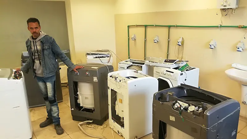 Al-Bashir Center is an authorized agent for home appliance maintenance.