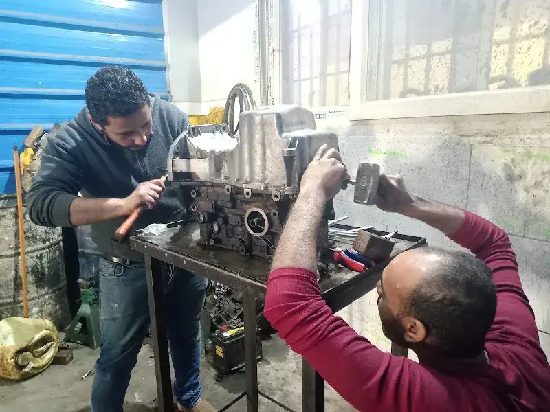 المركز الفني الهندسي لصيانه السيارات