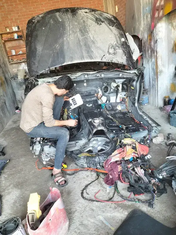 الورشة الفنيه كهربائي سيارات محمد جمال