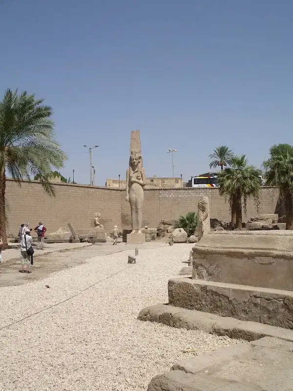 معبد ميريت آمون السياحي