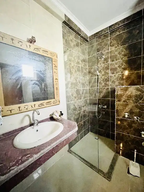 Jewel Howard Carter Hotel