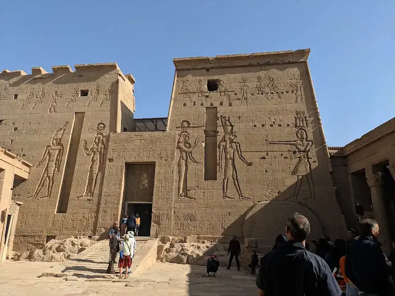 فاين سليكشن للسياحه فرع سوهاج